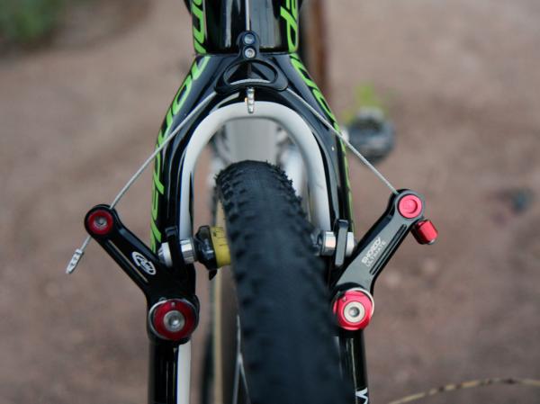 Repararea, reglarea si ajustarea frânelor bicicletei desinestatator